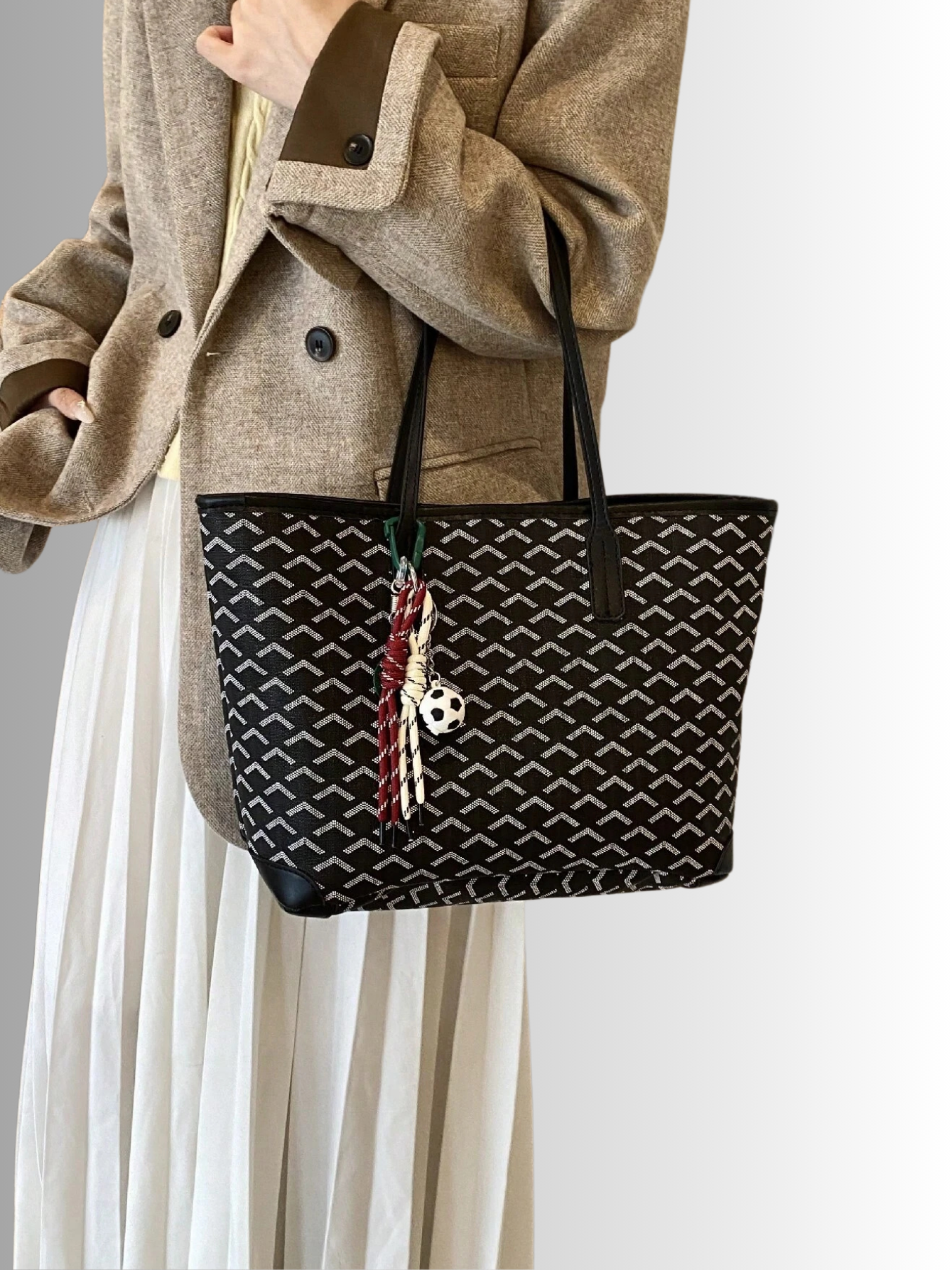 Torebka GeoLuxe czarna w stylizacji codziennej 