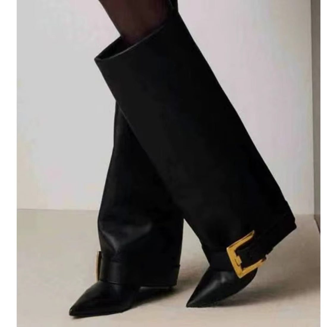 Velmira | High Fashion Statement Boots met Gouden Gesp