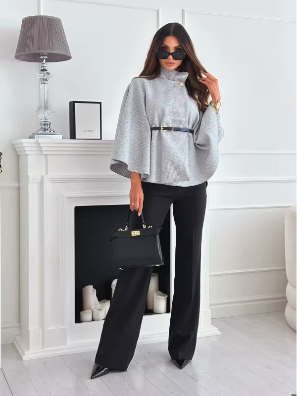 Arlena płaszcz z szerokimi rękawami i eleganckim krojem